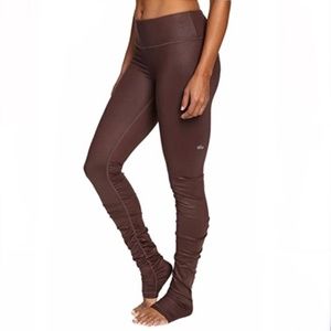 BNWOT Alo Yoga Idol Ruched Leggings